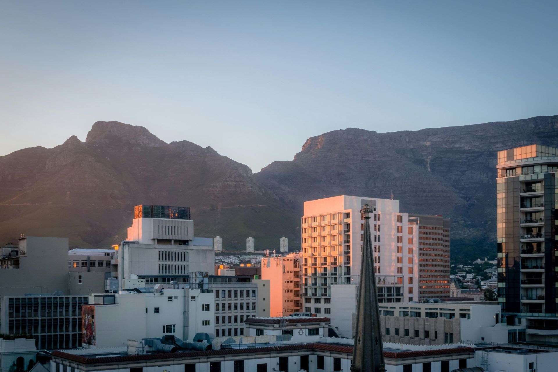 Wind Stress Amplification in Cape Town High-Rises